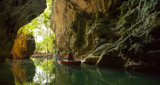 Barton Creek Canoe Cave Tour